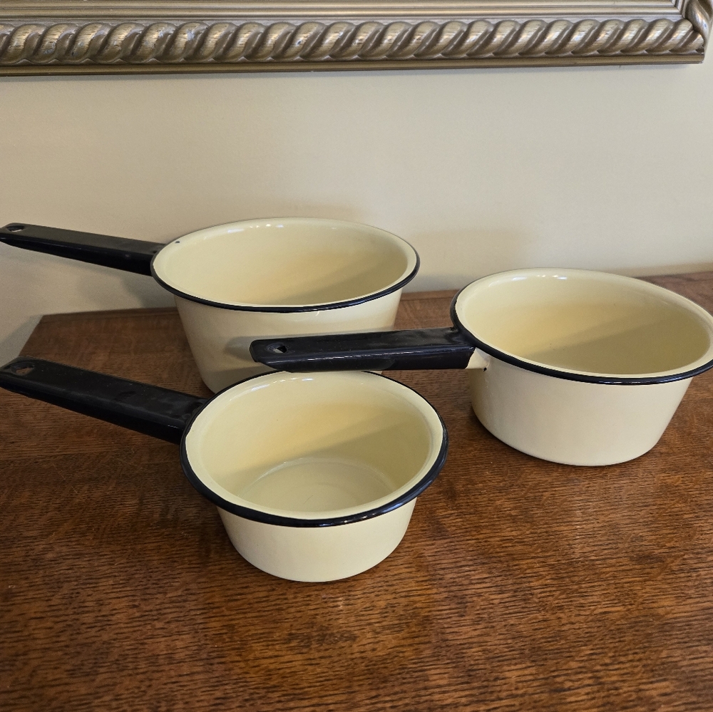 Vintage Enamel Cookware/Saucepans.